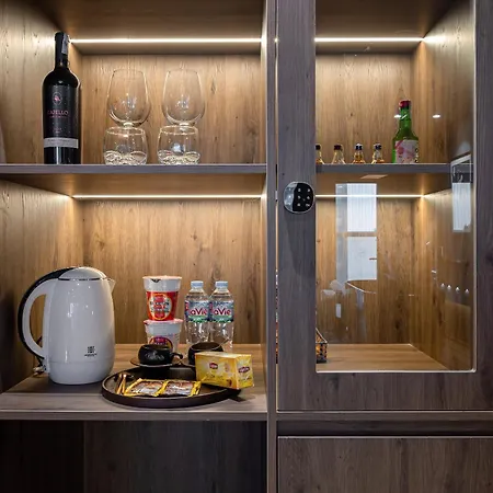 Celavie Serviced Apartment - The Vinhomes And Landmark Ho Chi Minh City Exterior photo