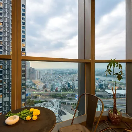 Celavie Serviced Apartment - The Vinhomes And Landmark Ho Chi Minh City Exterior photo