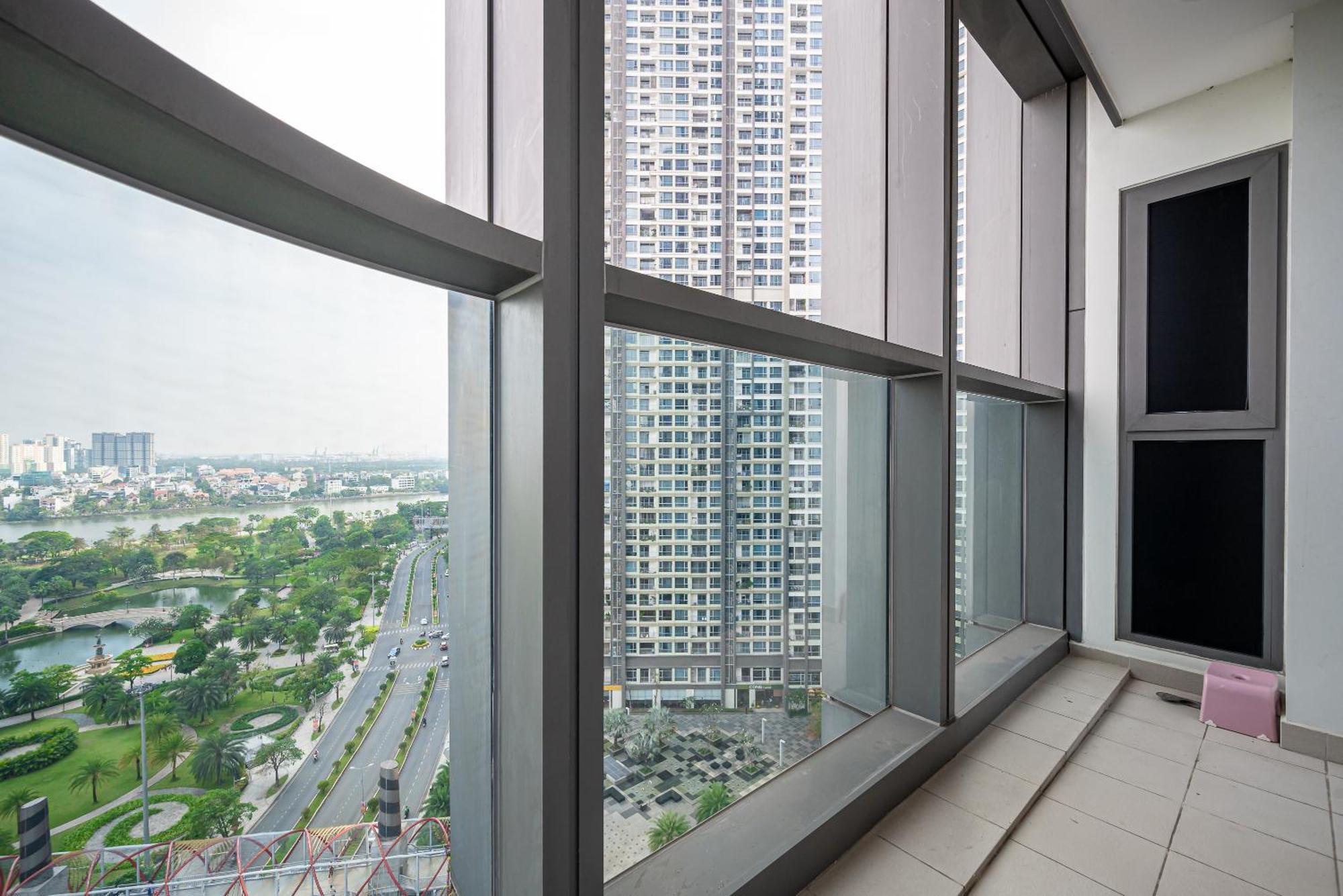 Apartment Celavie Serviced - The Vinhomes And Landmark Ho Chi Minh City