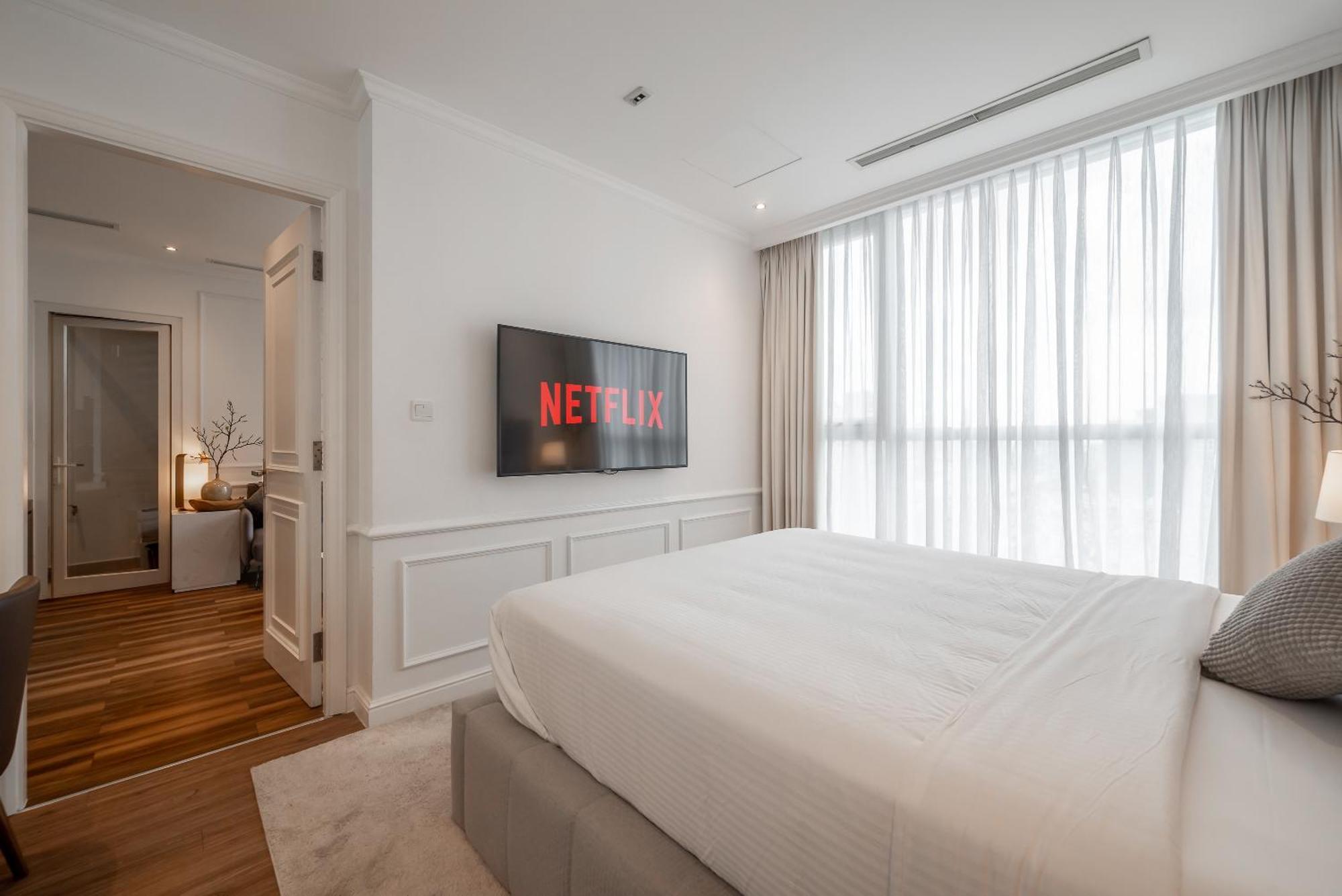 Apartment Celavie Serviced - The Vinhomes And Landmark *