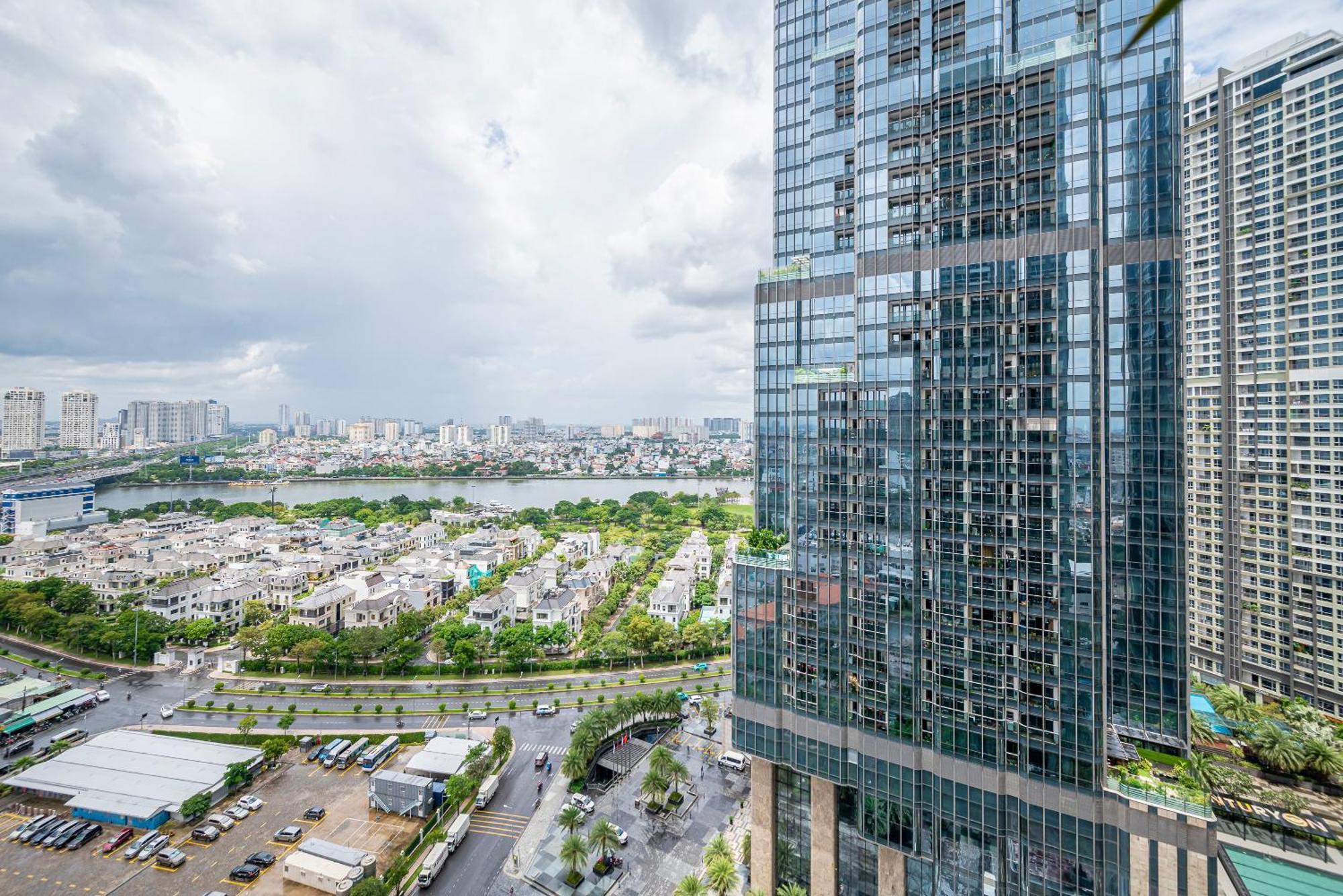 Apartment Celavie Serviced - The Vinhomes And Landmark Ho Chi Minh City