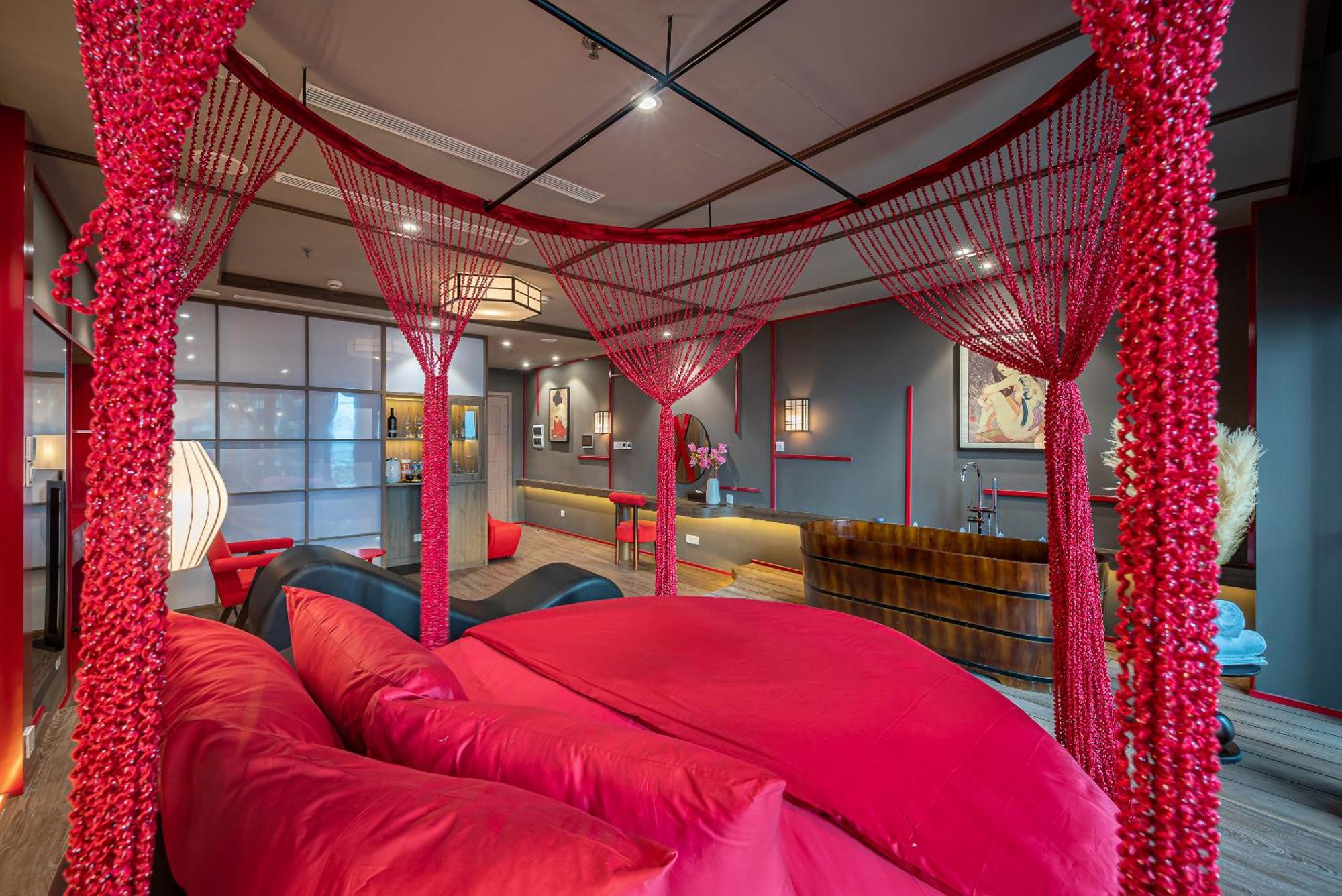 Apartment Celavie Serviced - The Vinhomes And Landmark Ho Chi Minh City
