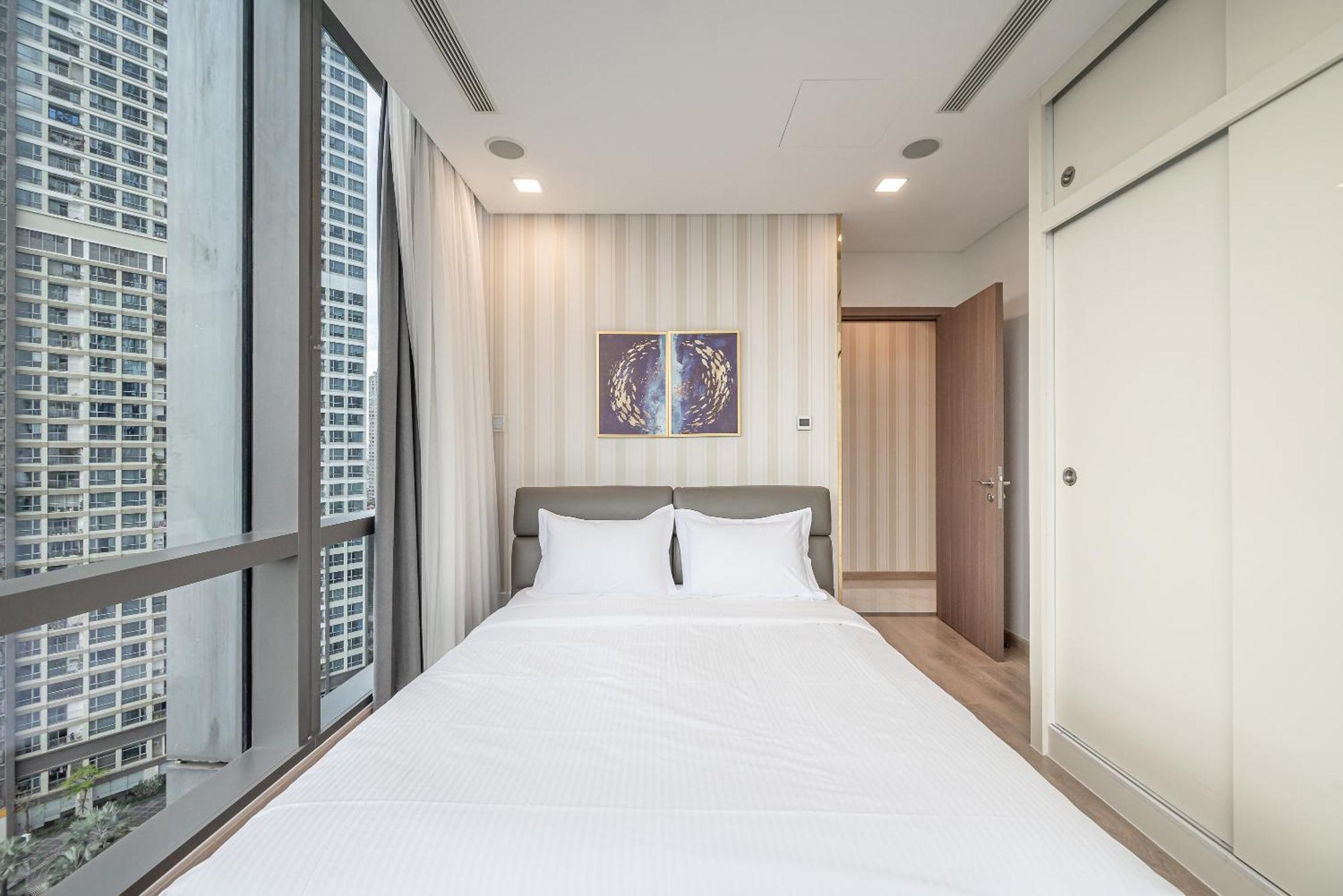 Apartment Celavie Serviced - The Vinhomes And Landmark *