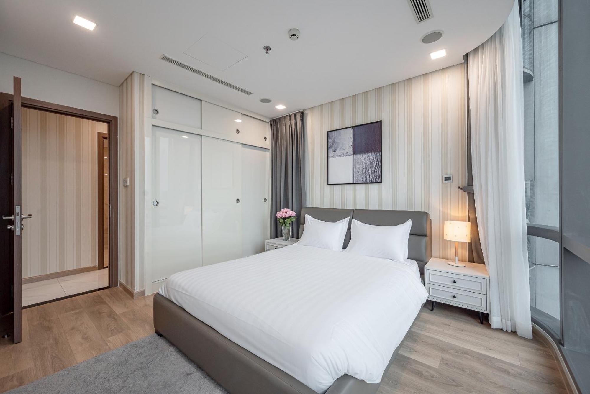 Apartment Celavie Serviced - The Vinhomes And Landmark Ho Chi Minh City