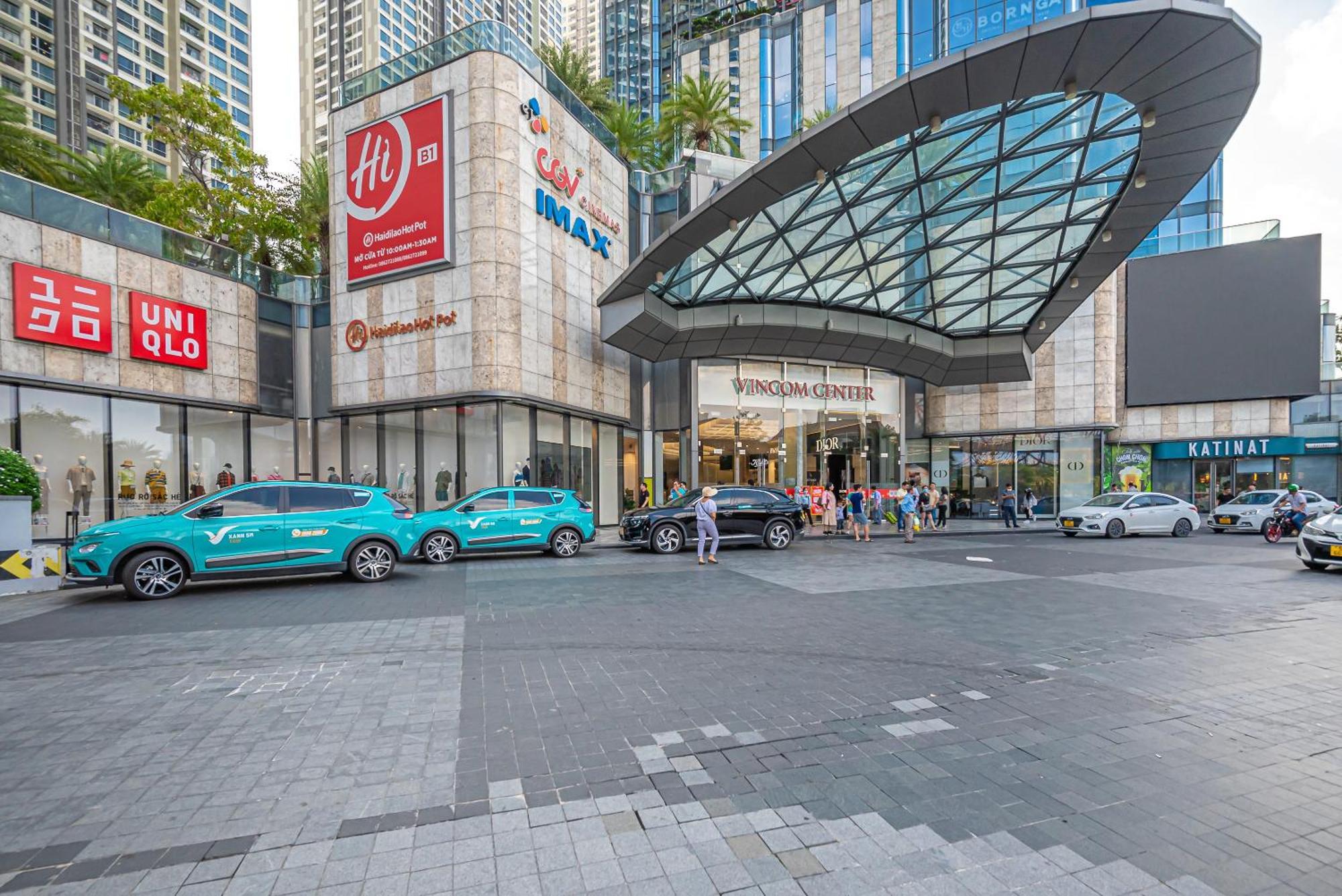 Celavie Serviced - The Vinhomes And Landmark Apartment *